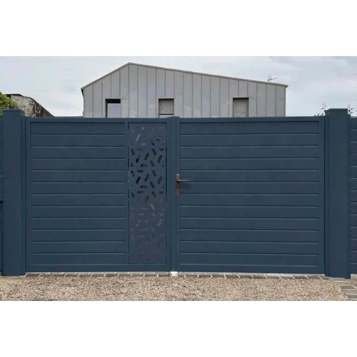 BLEU 700